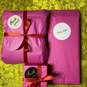 🌸Beautiful wrapping and free gift with every purchase🌸